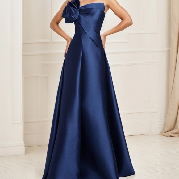 Cicinia Elegant Navy Blue Evening Gown - Picture 2 of 10